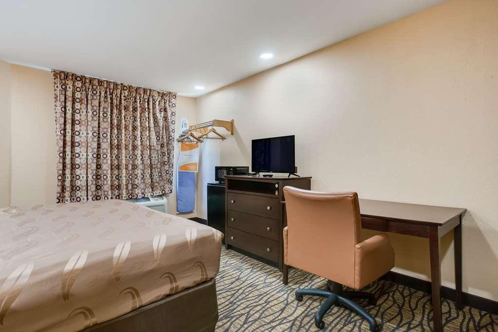 Quality Inn Lees Summit - Kansas City Lee's Summit Room photo